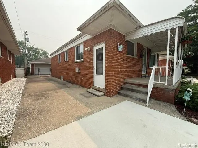 15195 Russell Avenue, Allen Park, MI 48101 - #2