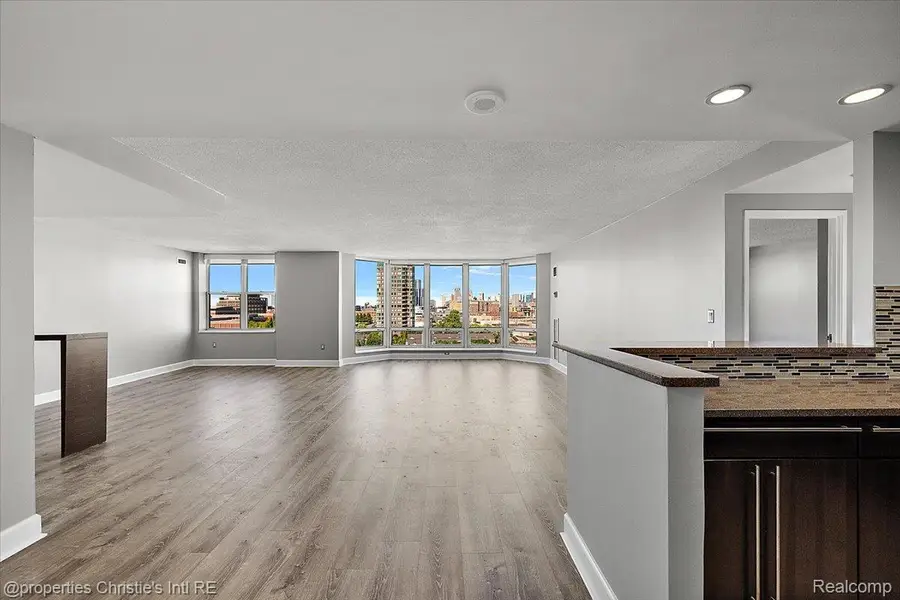 250 E Harbortown Drive #901, Detroit, MI 48207 - #3