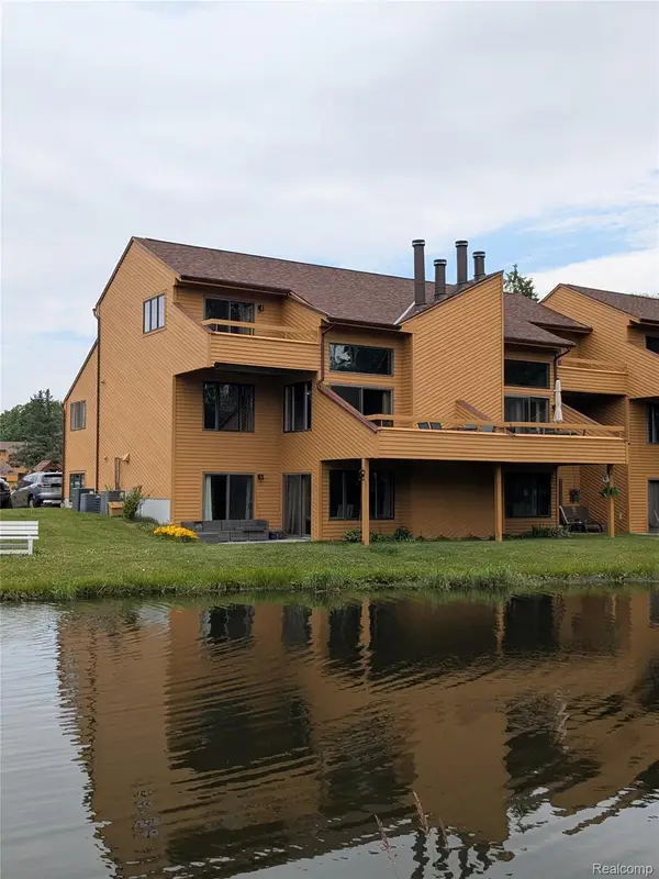 4749 S Pleasantview Road #20, HarborSprings, MI 49740