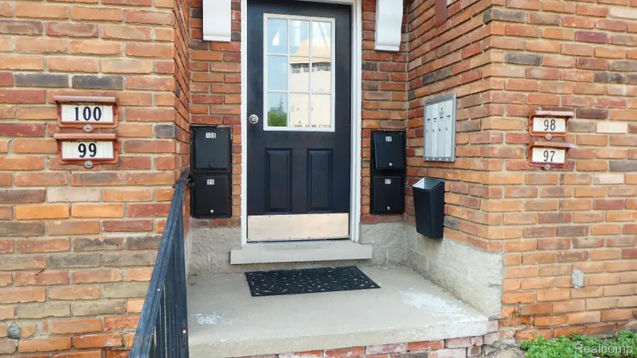 31831 Grand River Avenue #99, Farmington, MI 48336 - #3
