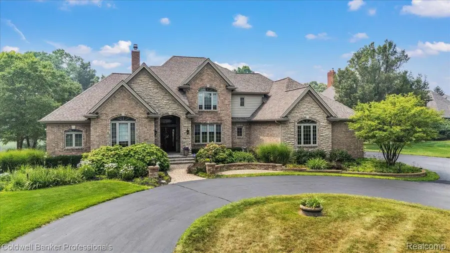 718 Shrewsbury Drive, Clarkston, MI 48348 - #2
