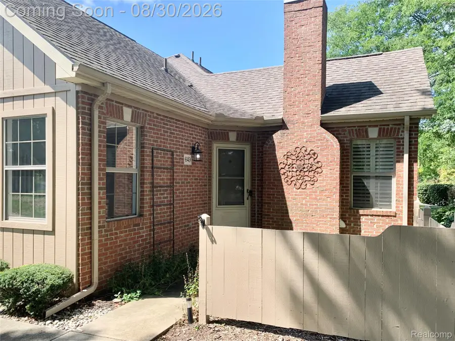 649 Perry Creek Drive, Grand Blanc, MI 48439 - #2
