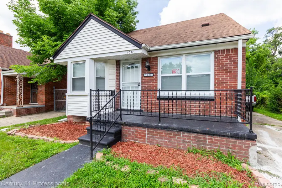 9037 Longacre Street, Detroit, MI 48228 - #3