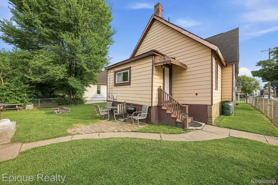 75 E Cicotte Street, River Rouge, MI 48218 - #2