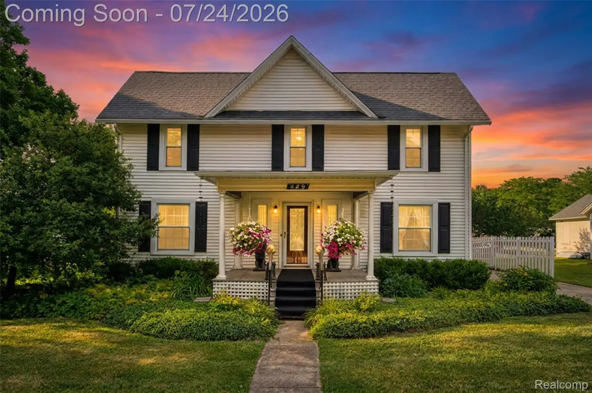 429 E Grand River Avenue, Fowlerville, MI 48836 - #1