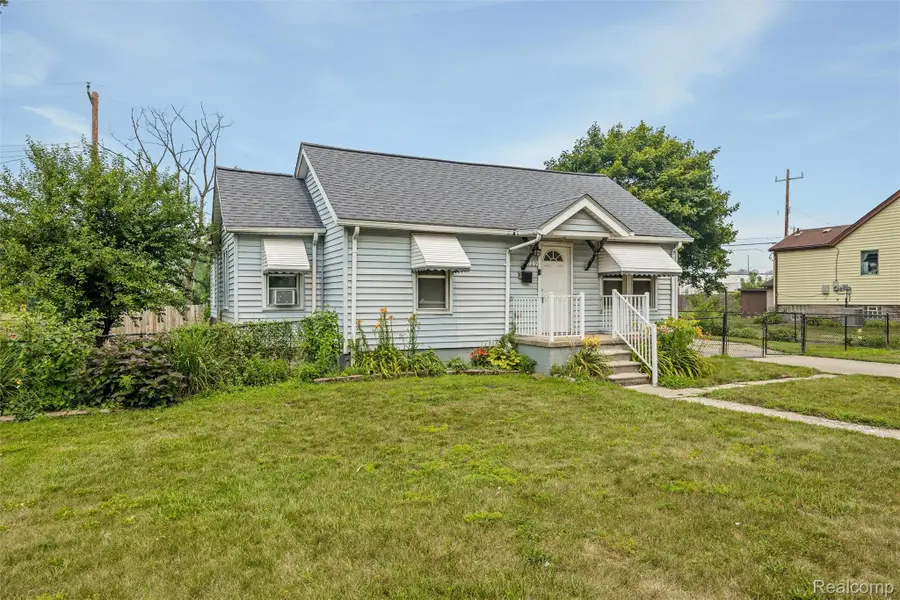 1759 E Elza Avenue, Hazel Park, MI 48030 - #3