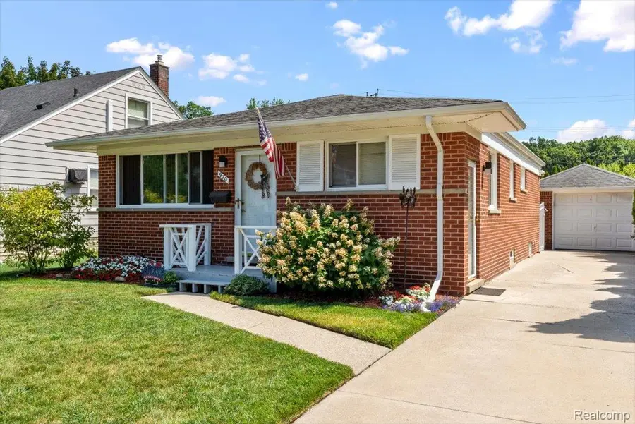 970 Hendrickson Boulevard, Clawson, MI 48017 - #2