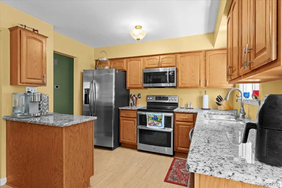970 Hendrickson Boulevard, Clawson, MI 48017 - #3