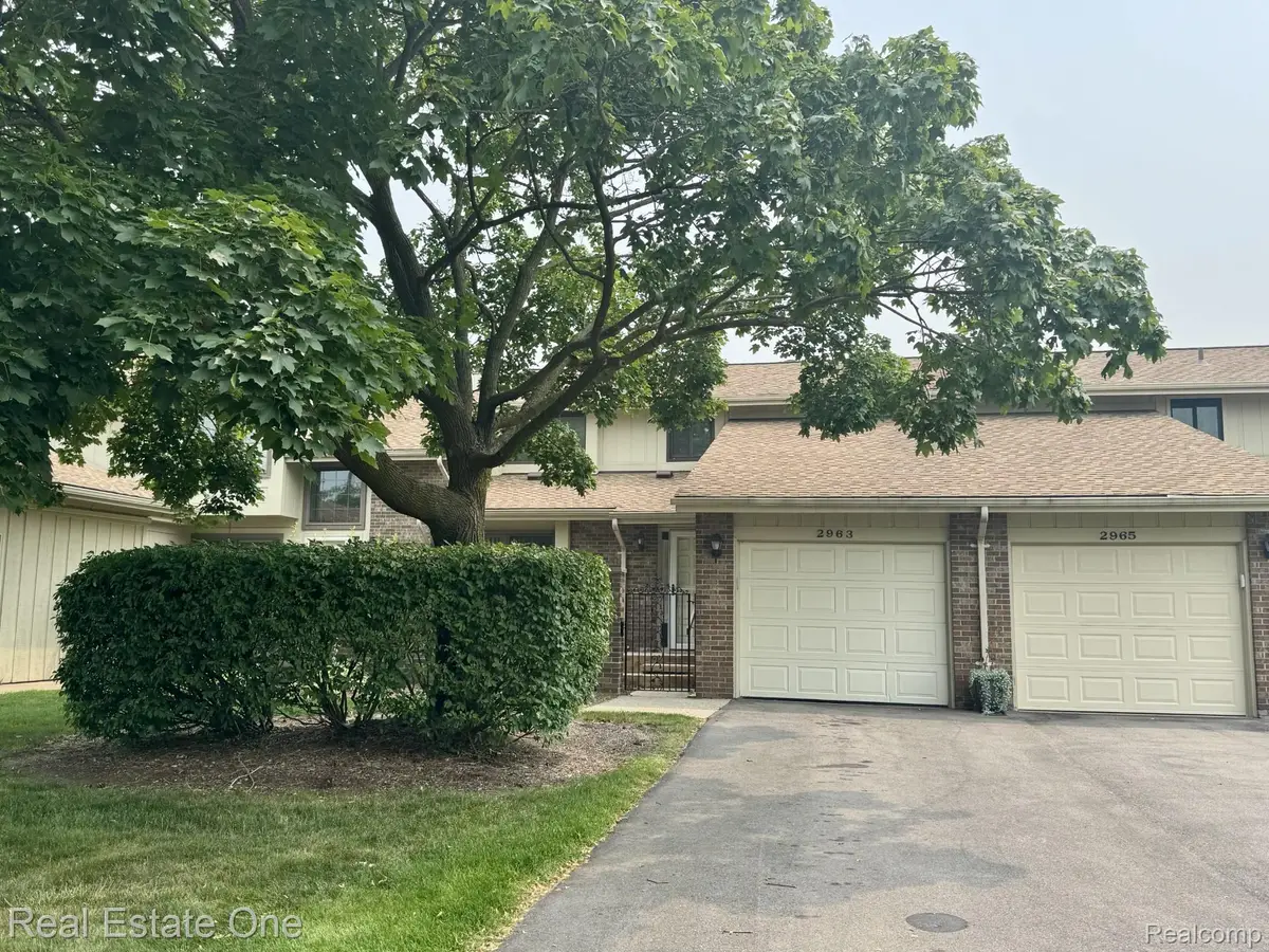 2963 Meadowbrook Drive, Rochester Hills, MI 48309 - #1