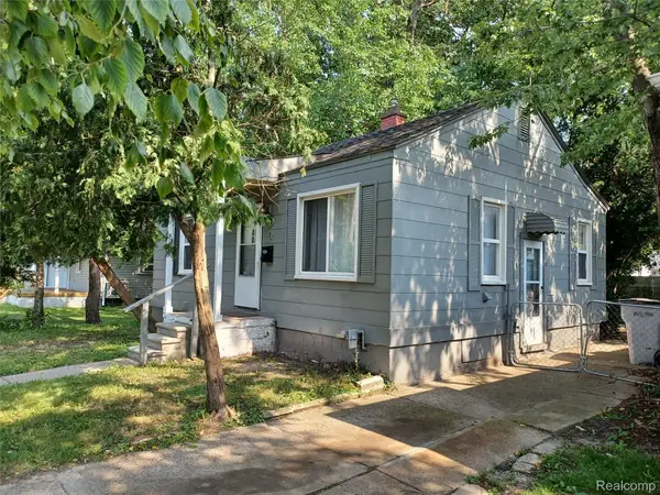 94 E Mapledale Avenue, HazelPark, MI 48030