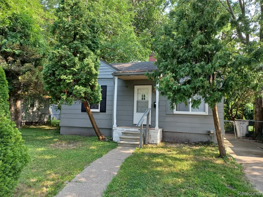 94 E Mapledale Avenue, Hazel Park, MI 48030 - #2