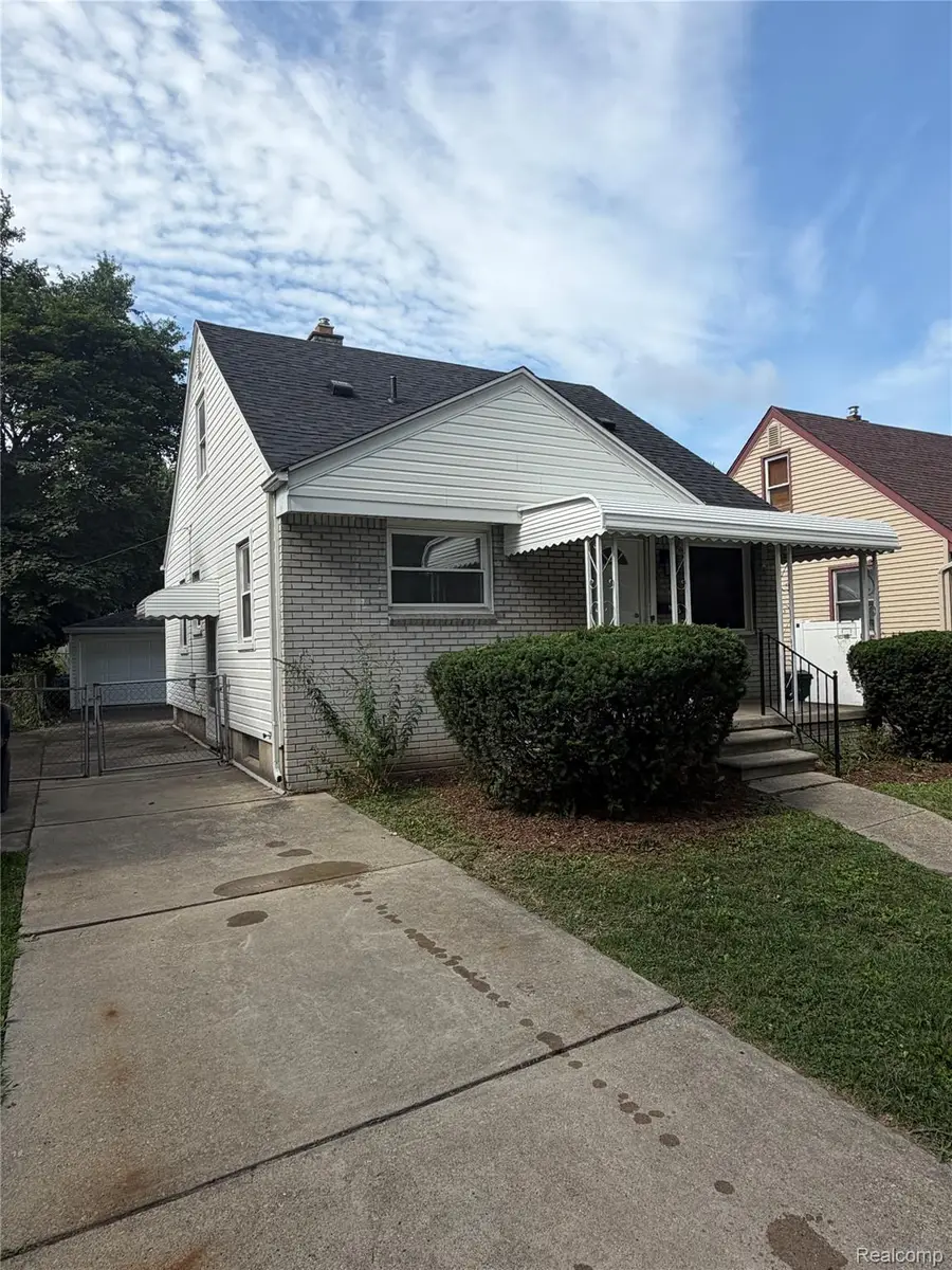 2079 Mclain Avenue, Lincoln Park, MI 48146 - #2