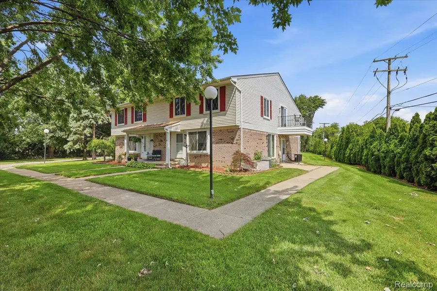 51142 S Foster Road #11, Chesterfield, MI 48047 - #2