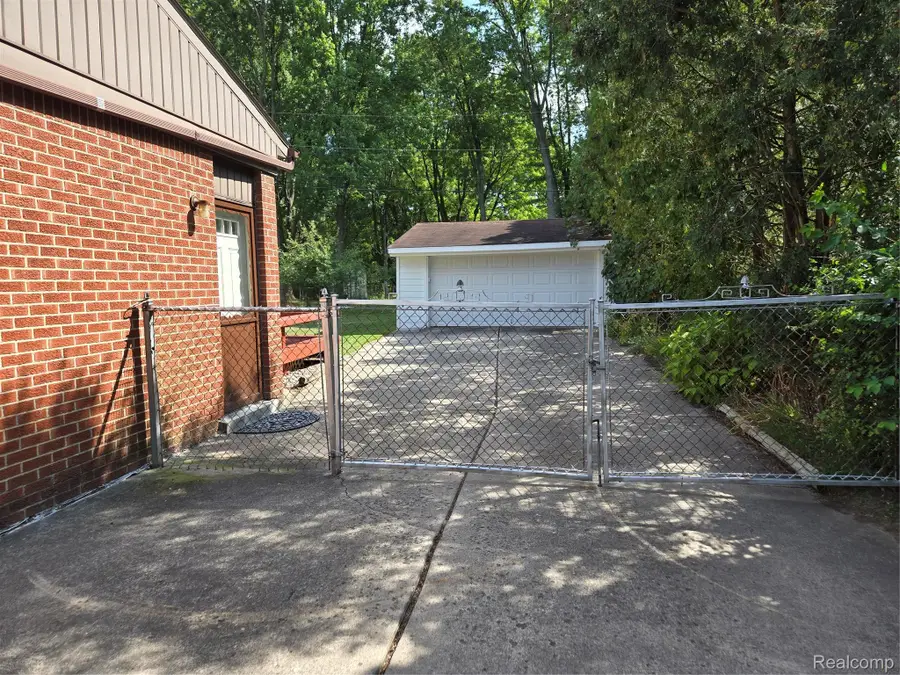 340 Trombley Drive, Troy, MI 48083 - #3