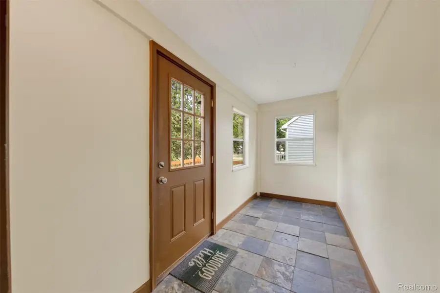 543 W Middle Street, Chelsea, MI 48118 - #3