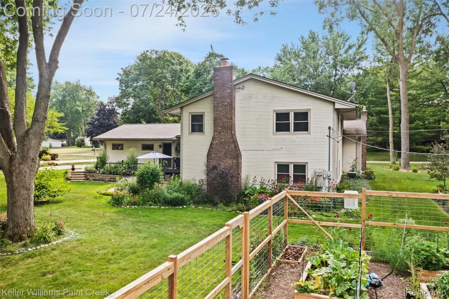 340 Donegal Drive, Rochester Hills, MI 48309 - #3