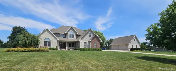 7297 S Pinefield Drive, Dexter, MI 48130