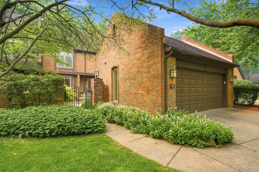 5 Timberlane Court, Dearborn, MI 48126 - #2