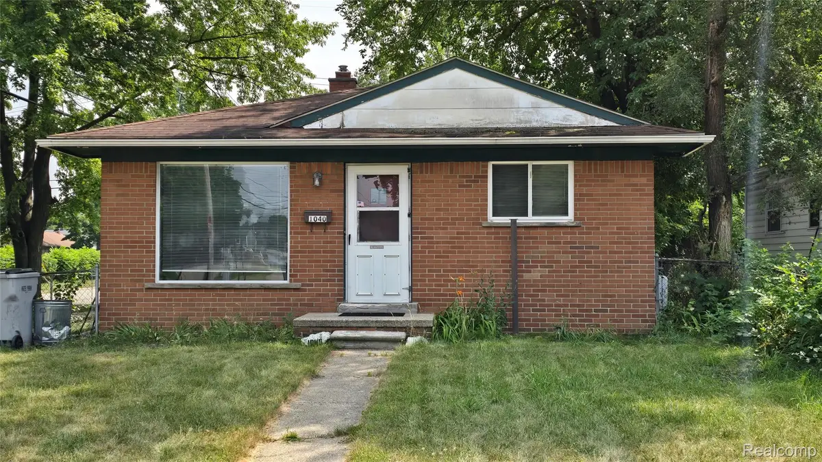 1040 E Bernhard Avenue, Hazel Park, MI 48030 - #1
