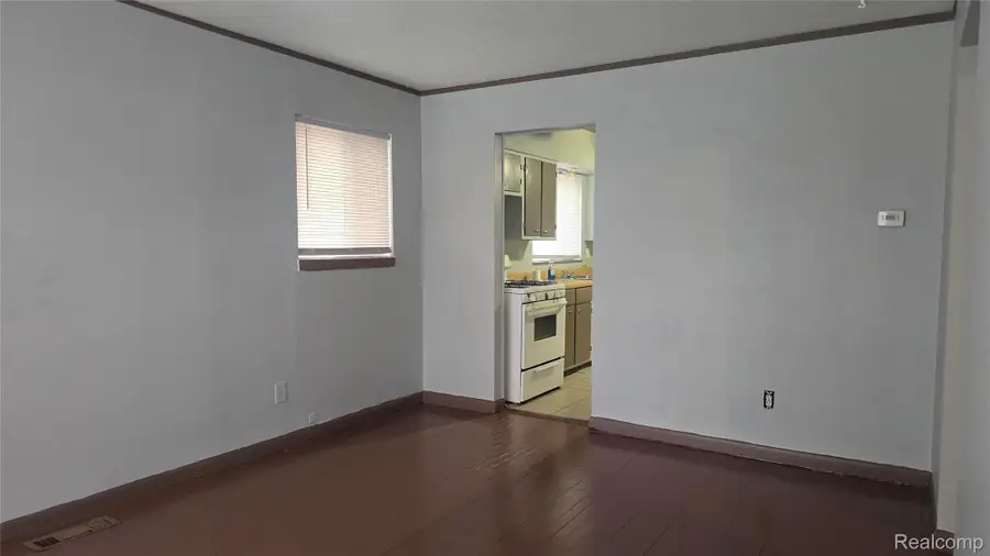 1040 E Bernhard Avenue, Hazel Park, MI 48030 - #2