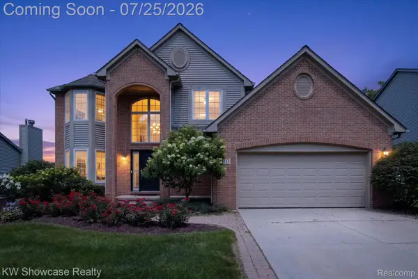2810 Augusta Drive, CommerceTwp, MI 48382