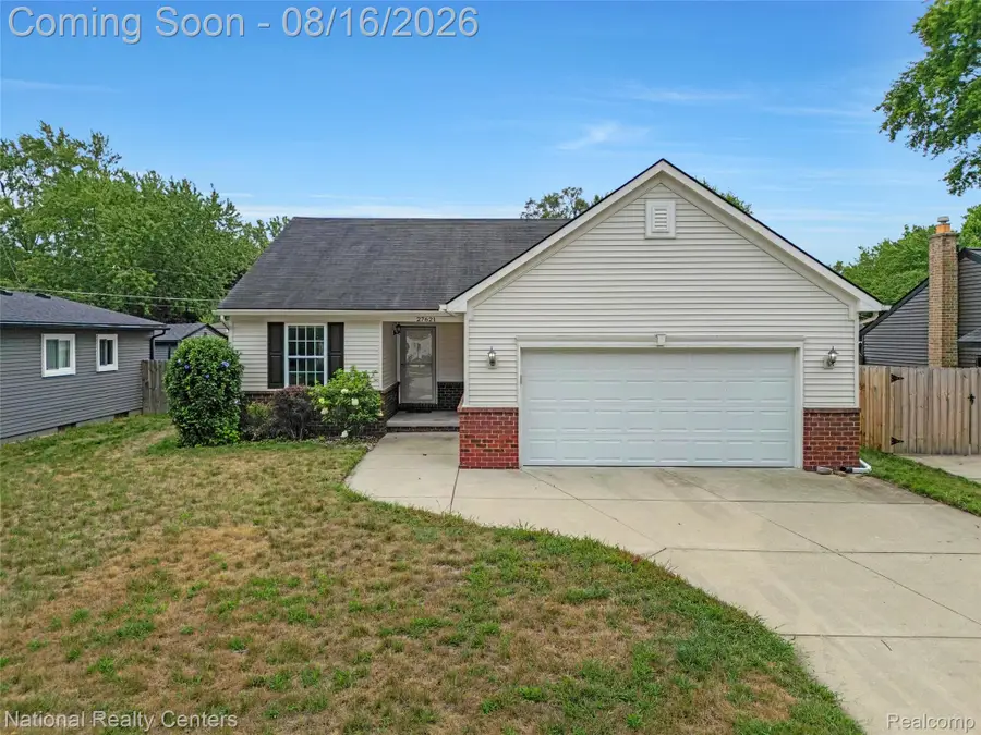 27621 Pembroke Street, Livonia, MI 48152 - #2