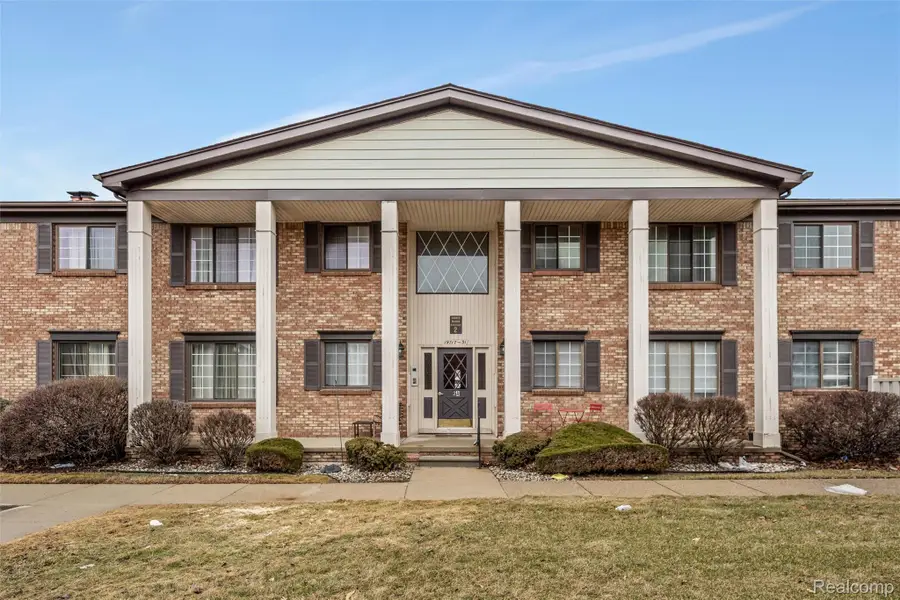 19729 Ridgemont Street #31, Saint Clair Shores, MI 48080 - #2