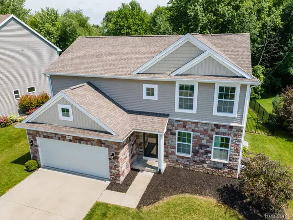 425 Knollwood Drive, Ortonville, MI 48462