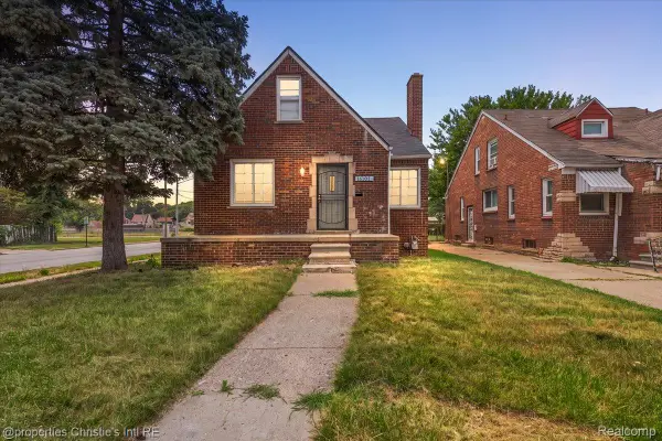16101 Fenmore Street, Detroit, MI 48235