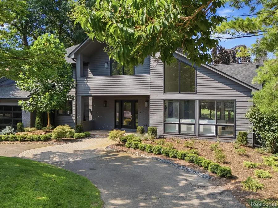 3228 Pine Lake Road, West Bloomfield, MI 48324 - #3