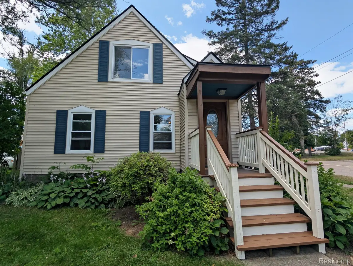 11802 Stuart Street, Grand Blanc, MI 48439 - #1