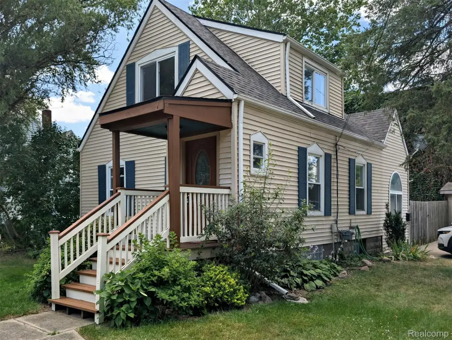 11802 Stuart Street, Grand Blanc, MI 48439 - #2