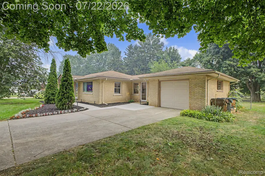 5577 Althea Street, Utica, MI 48316 - #2