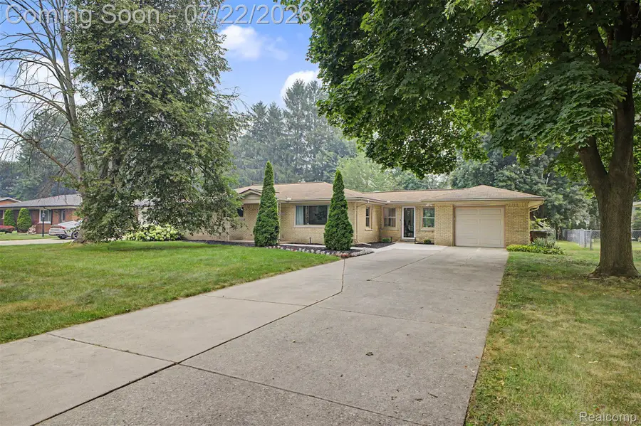 5577 Althea Street, Utica, MI 48316 - #3