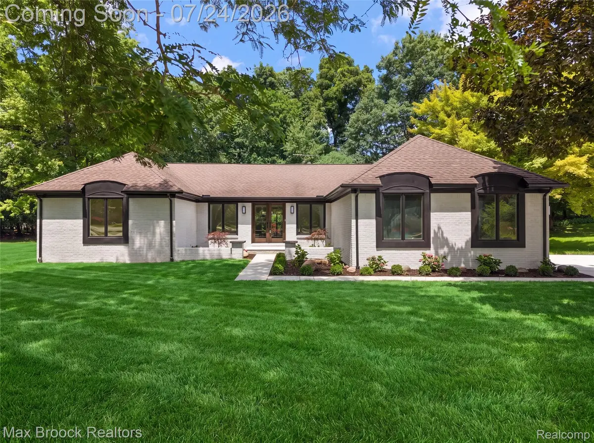 5218 Cherokee Court, Troy, MI 48098 - #1