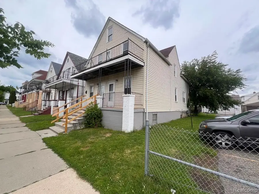 3337 Norwalk Street, Hamtramck, MI 48212 - #2