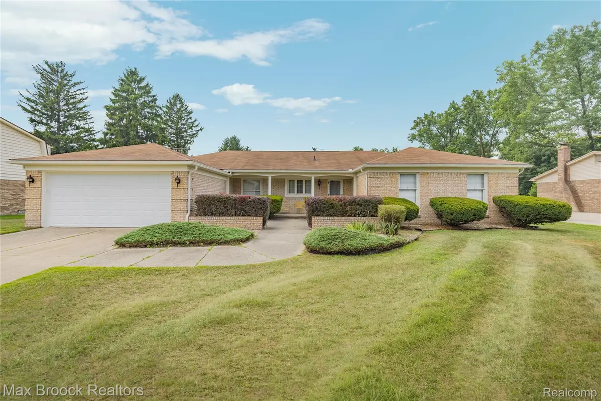 28977 Lake Park Dr. Drive, Farmington, MI 48331 - #1
