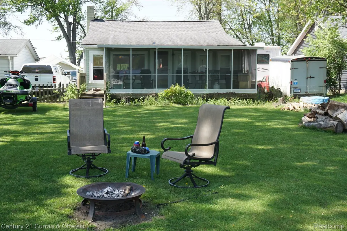 11853 Patterson Lake Dr, Pinckney, MI 48169 - #1
