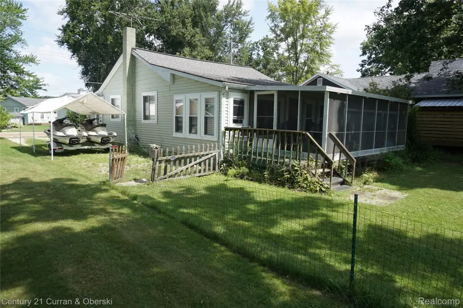 11853 Patterson Lake Dr, Pinckney, MI 48169 - #3