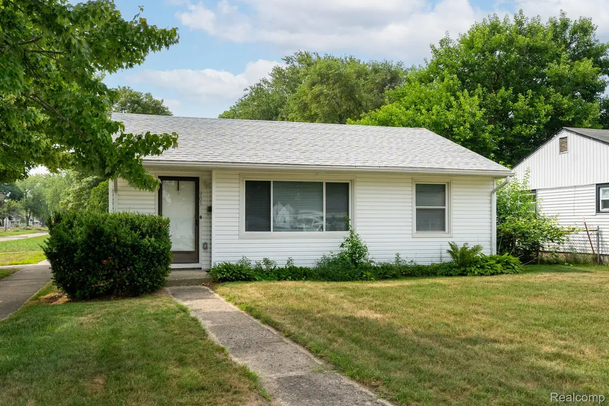 905 Sprague Avenue, Madison Heights, MI 48071 - #1
