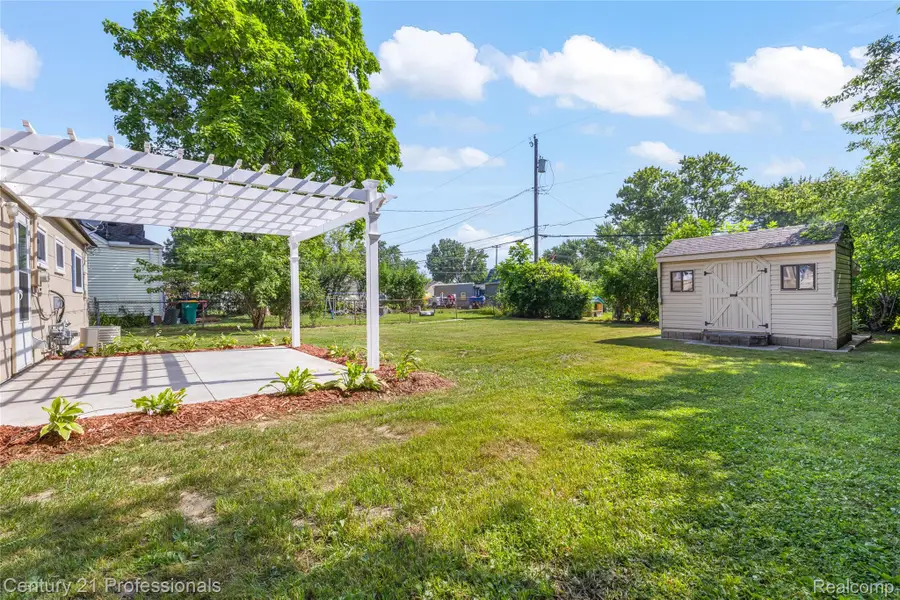 22830 Colgate Street, Farmington, MI 48336 - #3