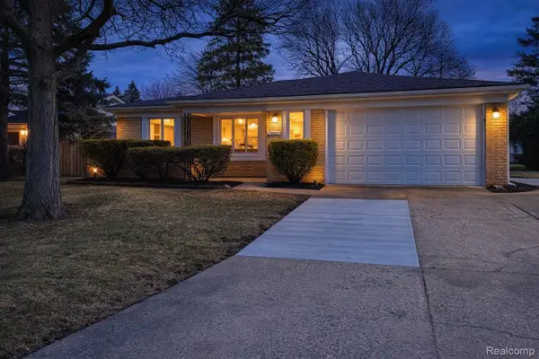39284 Sunderland Drive, ClintonTownship, MI 48038