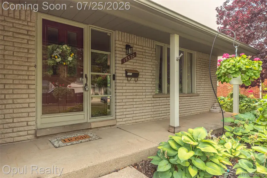 15520 Fitzgerald Street, Livonia, MI 48154 - #3