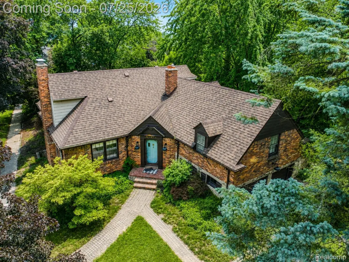 27375 Bloomfield Drive, Lathrup Village, MI 48076 - #1