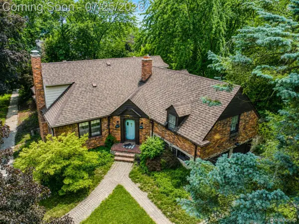 27375 Bloomfield Drive, LathrupVillage, MI 48076