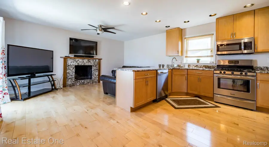 41912 Hensall Street, Clinton, MI 48038 - #3