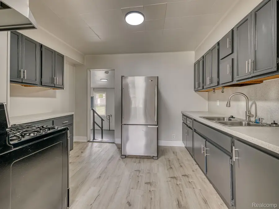 9620 Wilkie Street, Taylor, MI 48180 - #3