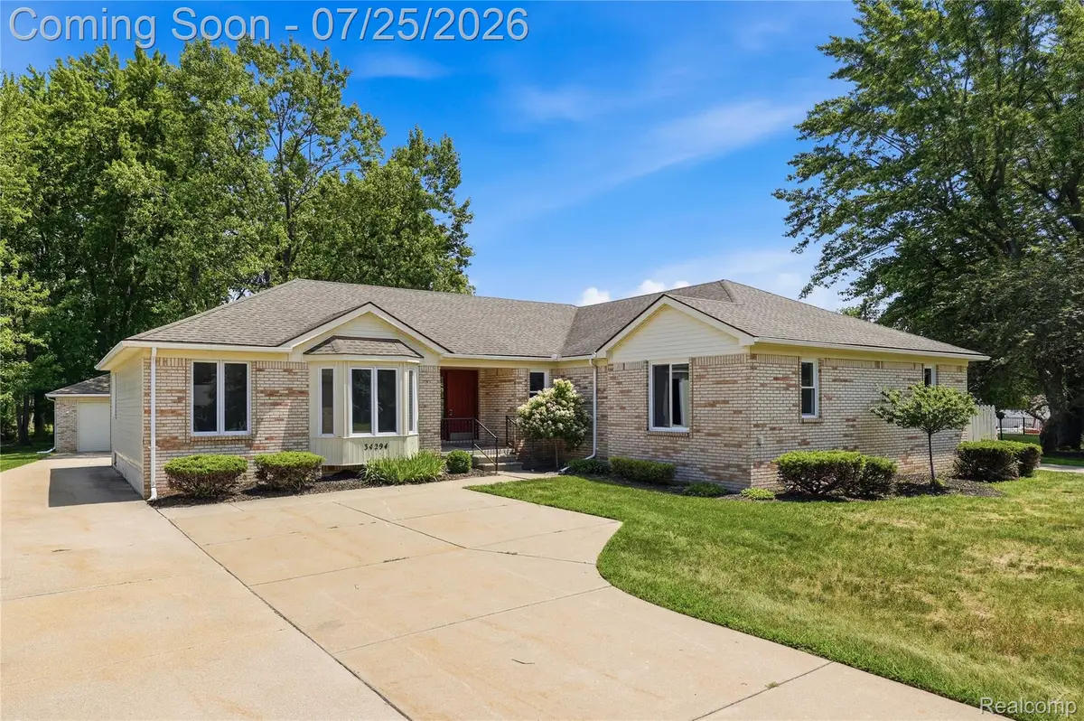34294 Maple Lane Drive, Sterling Heights, MI 48312 - #1