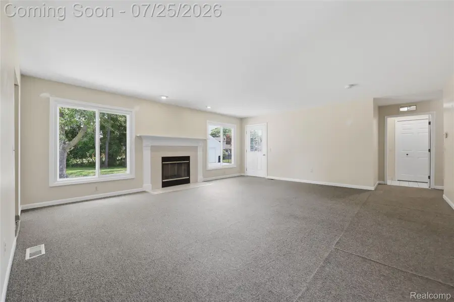 34294 Maple Lane Drive, Sterling Heights, MI 48312 - #3