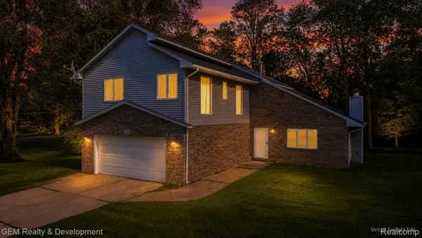 1111 Sarah Road, Pinckney, MI 48169